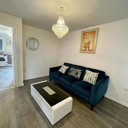 Holiday home Stunning 2-bed House In With Canal View