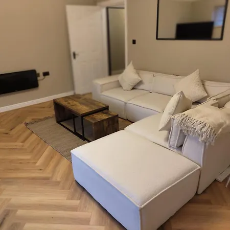 New 2 Bedroom In - Stretford - Old Trafford Close To Football-cricket Ground & Centre Apartment Manchester