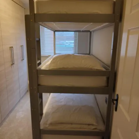 Apartment New 2 Bedroom In - Stretford - Old Trafford Close To Football-cricket Ground & Centre Manchester