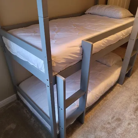 Apartment New 2 Bedroom In - Stretford - Old Trafford Close To Football-cricket Ground & Centre