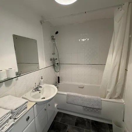 Sleeps5-netflix-parking-near Centre-etihad-coop Live Casa de Férias