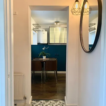 Didsbury Failte Apts - 3 Mins To The Christie's - Ground Floor - Free Parking