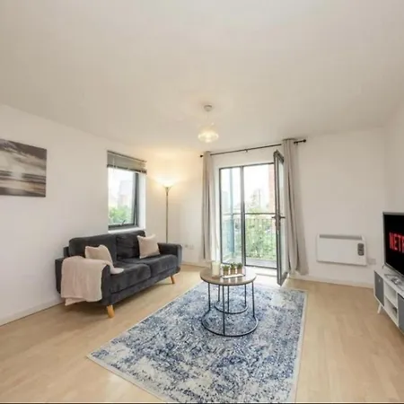 Novanest Salford مانشستر