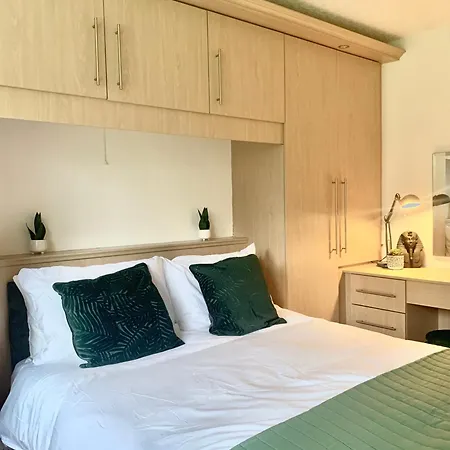 Apartmán Heaton Moor - Failte - Free Parking - Excellent Links To The City - Stockport's Finest Suburb