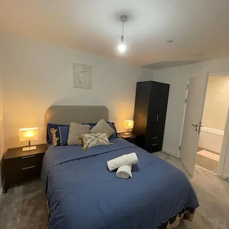 Flat Close To Picadilly Station *