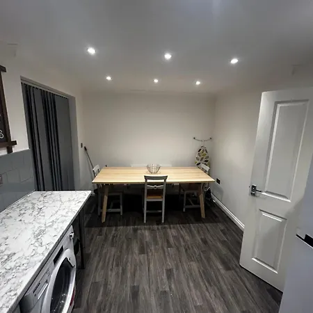 Executive 3 Bedroom House * Manchester