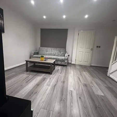 Executive 3 Bedroom House * Manchester
