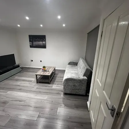 Executive 3 Bedroom House Apartment Manchester