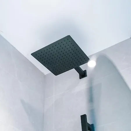 Salford Sanctuary 5 Bed House بيت للعطل مانشستر