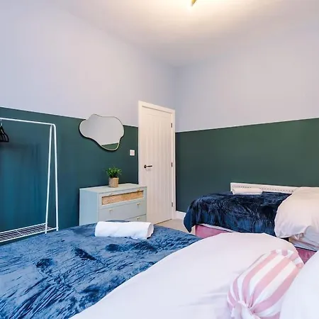 Ferienhaus 5 Bed Salford Sanctuary Retreat *