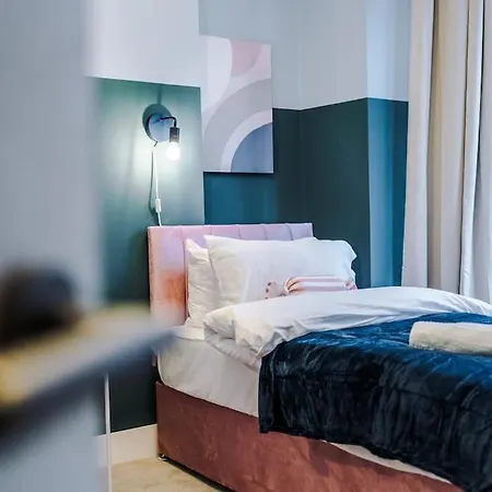 5 Bed Salford Sanctuary Retreat Hébergement de vacances