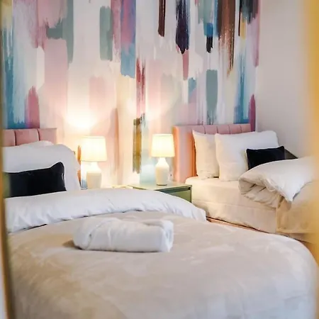 5 Bed Salford Sanctuary Retreat