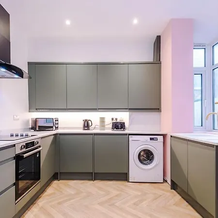 5 Bed Salford Sanctuary Retreat Ferienhaus Manchester