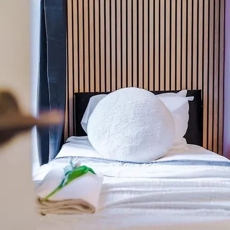 5 Bed Salford Sanctuary Retreat Manchester