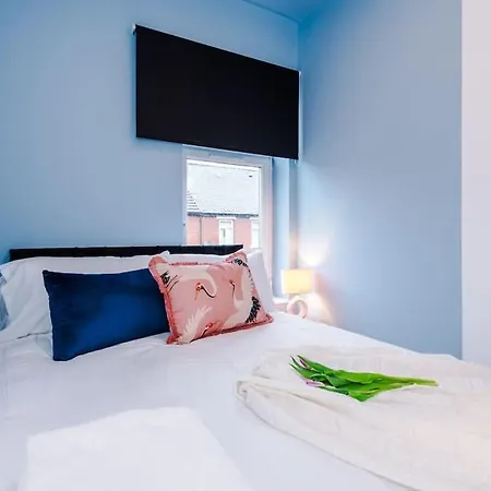 5 Bed Salford Sanctuary Retreat Ferienhaus