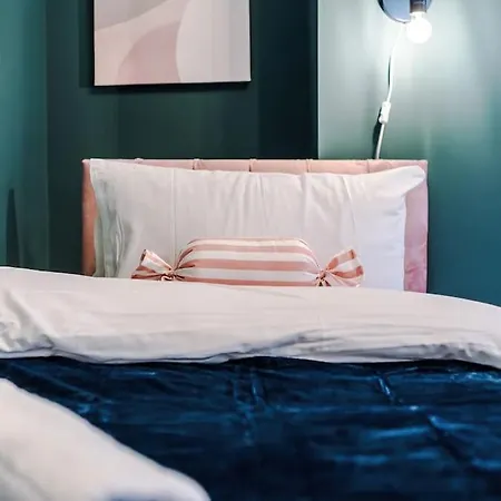 5 Bed Salford Sanctuary Retreat Manchester