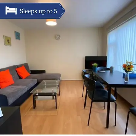 Serene Apt In The Heart Of Stretford
