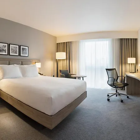 Hilton Garden Emirates Old Trafford Hotel 4*