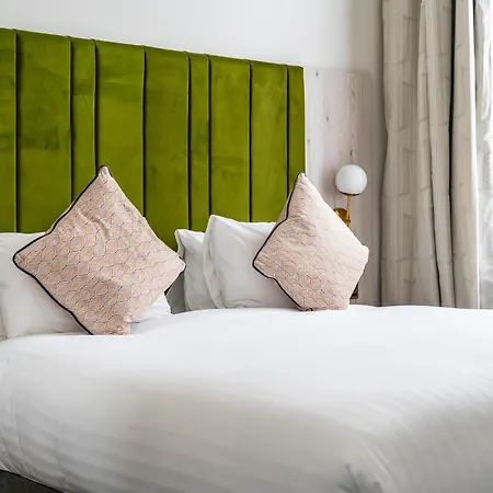 Hotel Trafford Hall Manchester, Trademark Collection By Wyndham Manchester