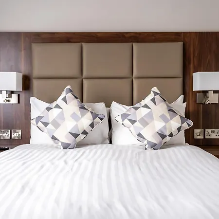 Trafford Hall Manchester, Trademark Collection By Wyndham Otel