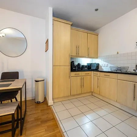 Daire Pass The Keys Mcr City Centre With View Manchester