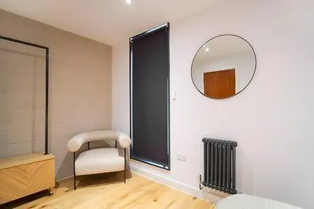 Townhaus West By The Heim Residences * Manchester