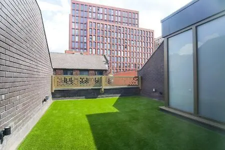 Townhaus West By The Heim Residences 別荘