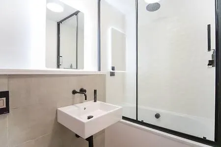 Townhaus West By The Heim Residences