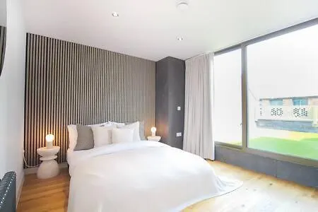 Townhaus West By The Heim Residences マンチェスター