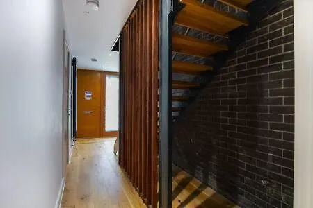 別荘 Townhaus West By The Heim Residences