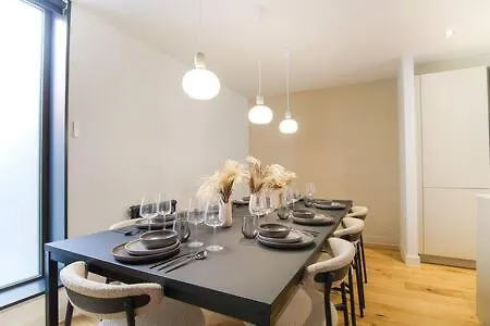 Townhaus West By The Heim Residences 別荘