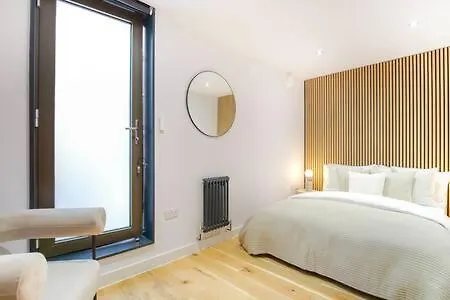 Townhaus West By The Heim Residences * Manchester