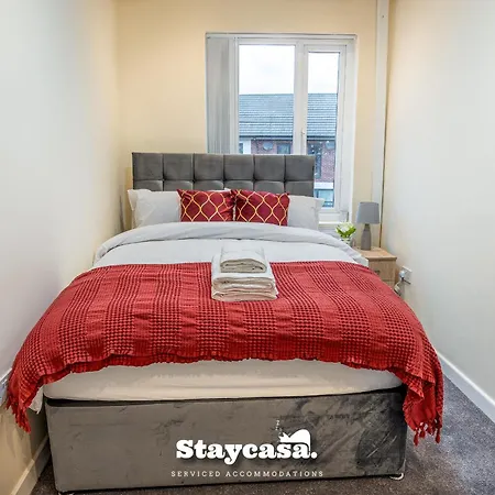 Urban Comfort 4-bed House - Free Wi-fi & Parking *