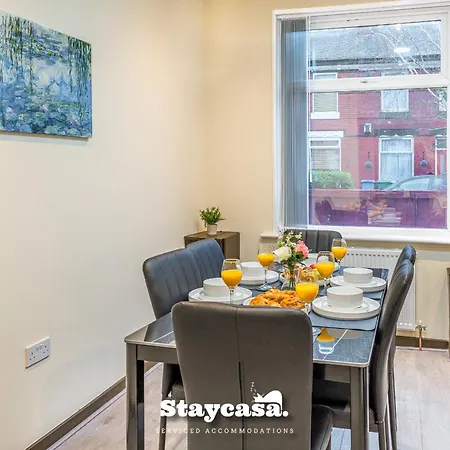 Urban Comfort 4-bed House - Free Wi-fi & Parking Prázdninový dům *
