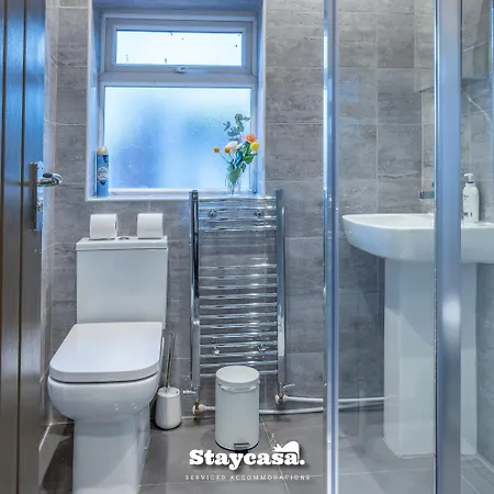 Prázdninový dům Urban Comfort 4-bed House - Free Wi-fi & Parking *