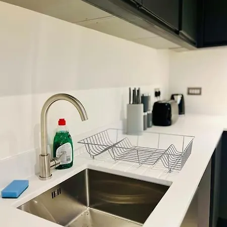 Prime Location: One Bed In Old Trafford Manchester