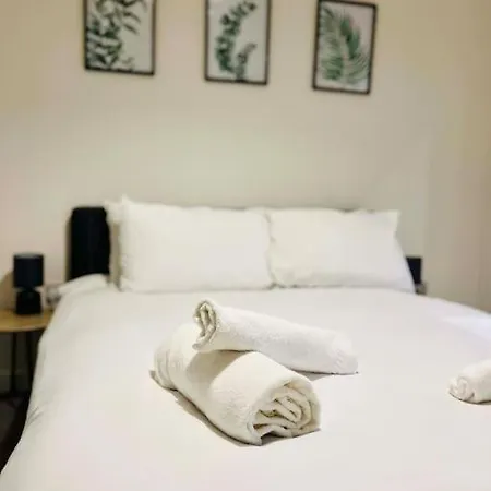 Prime Location: One Bed In Old Trafford