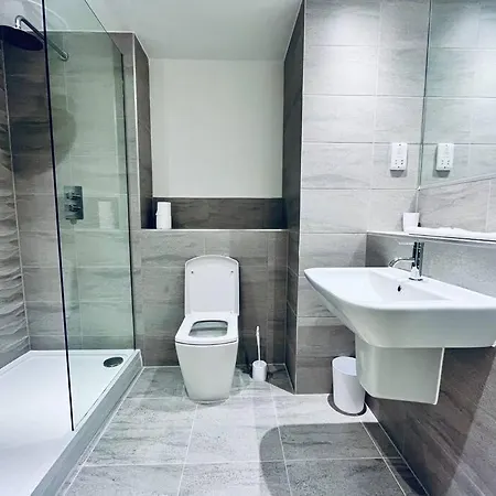 Prime Location: One Bed In Old Trafford Apartment Manchester