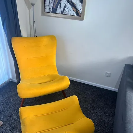 Daire New Getaway - Free Gated Parking With Fob Manchester