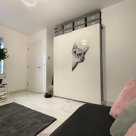 Shared House - 10 Mins From Piccadilly Station/man Uni/o2 Apollo Homestay Manchester