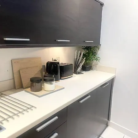Free Parking 1 Bedroom Flat With Double Sofa Bed דירה מנצ'סטר