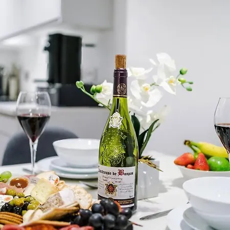 Family,contractors & Monthly Deals! By Dreamluxe Apartament Manchester
