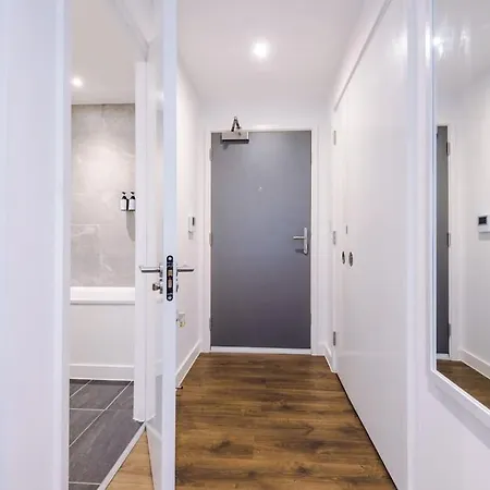 Family,contractors & Monthly Deals! By Dreamluxe Apartamento Mánchester