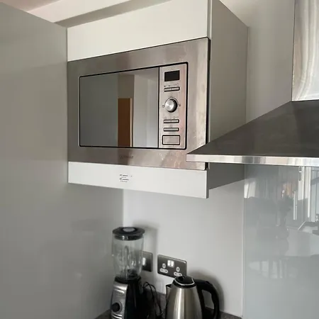 Mcr 1br Getaway With Rooftop Access & Prime Location Manchester