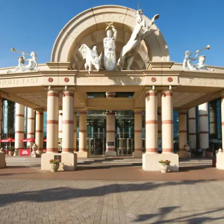 Mcr 1br Getaway With Rooftop Access & Prime Location マンチェスター