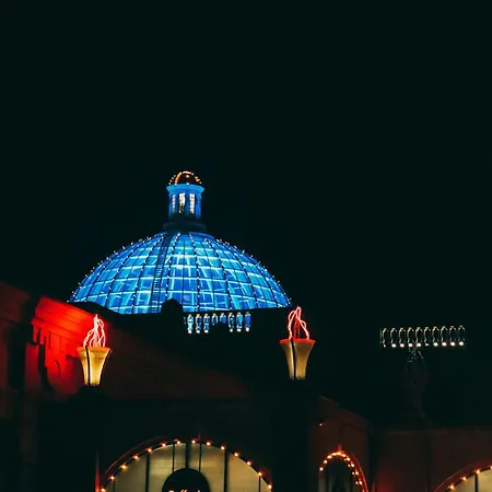 Mcr 1br Getaway With Rooftop Access & Prime Location