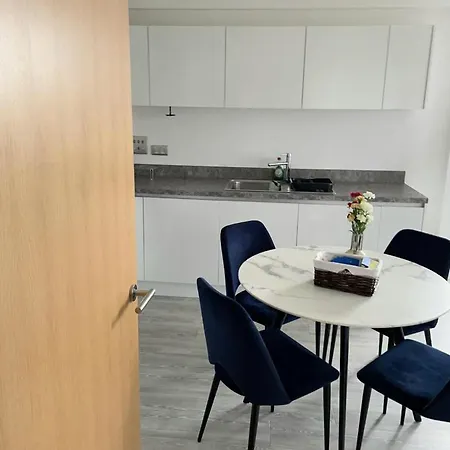 Relaxing 1-bed Flat In Salford With Street Parking Manchester