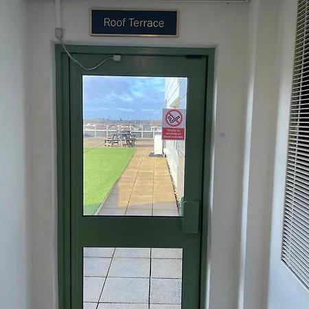 Relaxing 1-bed Flat In Salford With Street Parking Manchester