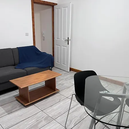 Luxury 2 Bed At Seymour Grove