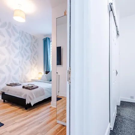 4 Bed Victorian Home, 15 Mins To Centre, Free Parking *